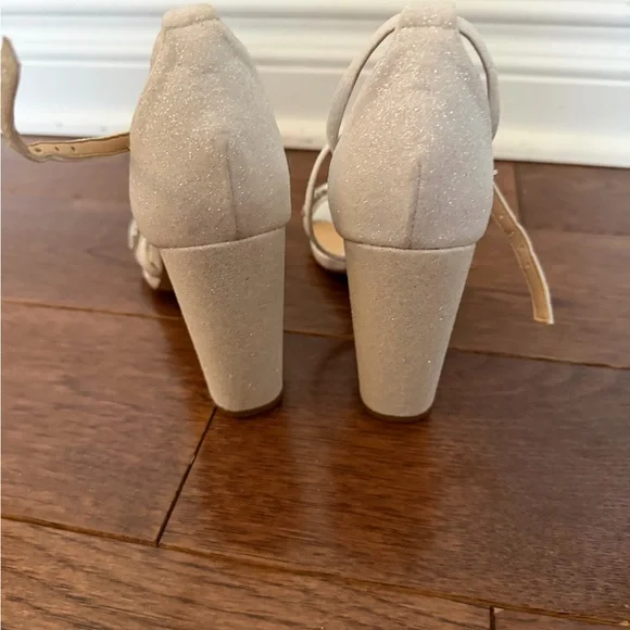 Badgley Mischka and silver Braided Heels 7.5 - Picture 7 of 7